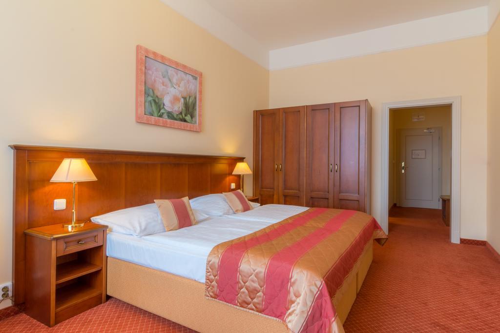 Ensana Centralni Lazne - Maria Spa Mariánské Lázně Exteriör bild
