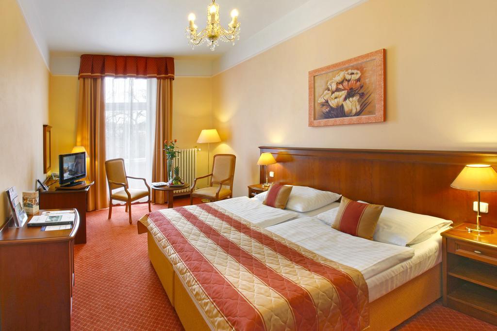 Ensana Centralni Lazne - Maria Spa Mariánské Lázně Rum bild