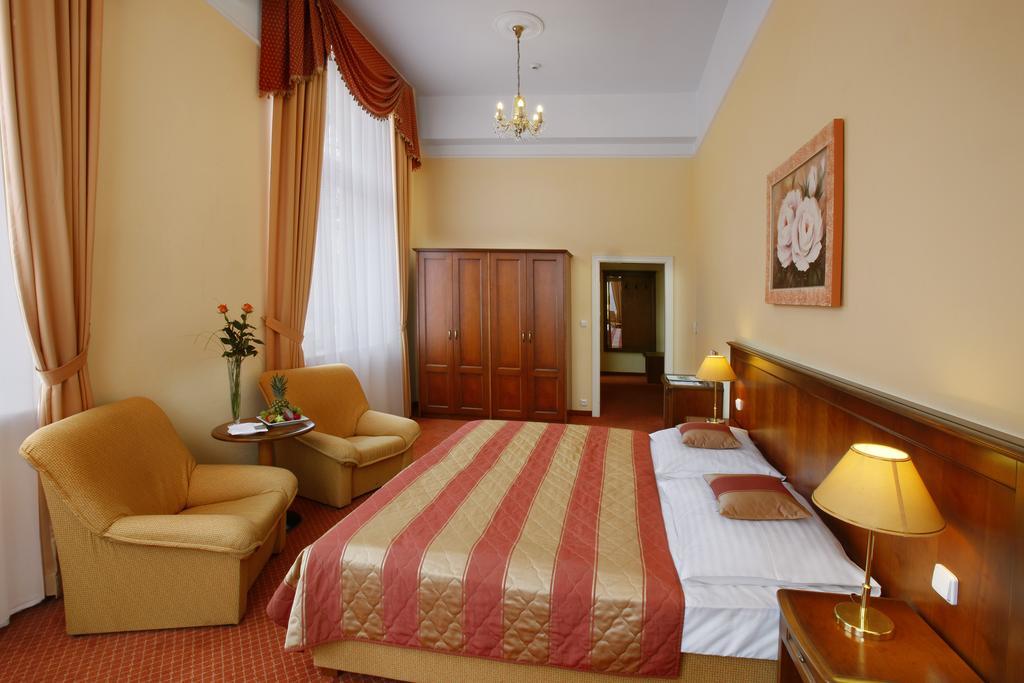 Ensana Centralni Lazne - Maria Spa Mariánské Lázně Rum bild